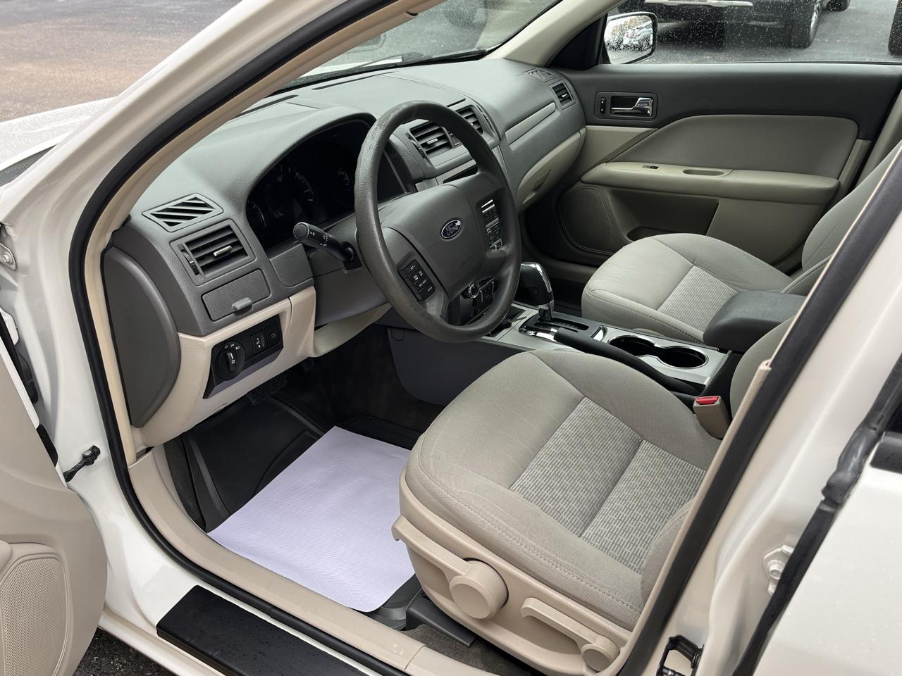 Ford Fusion 4dr Sdn S FWD 2010