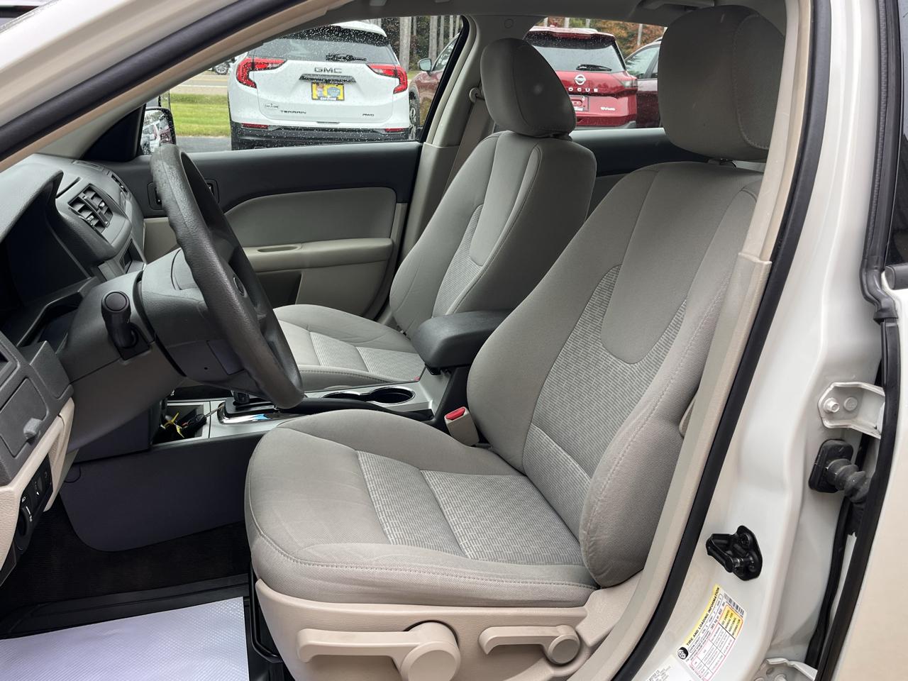 Ford Fusion 4dr Sdn S FWD 2010