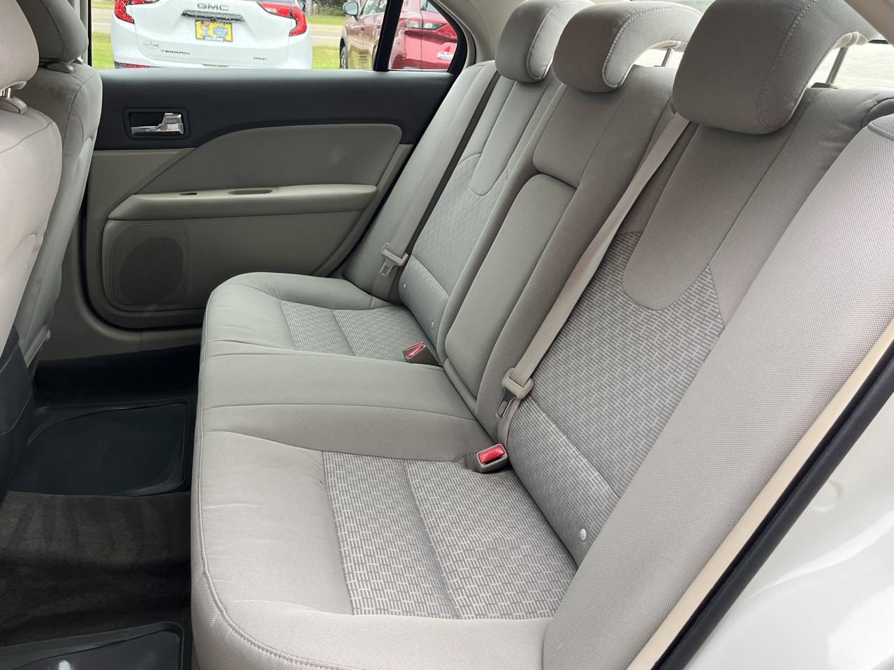 Ford Fusion 4dr Sdn S FWD 2010