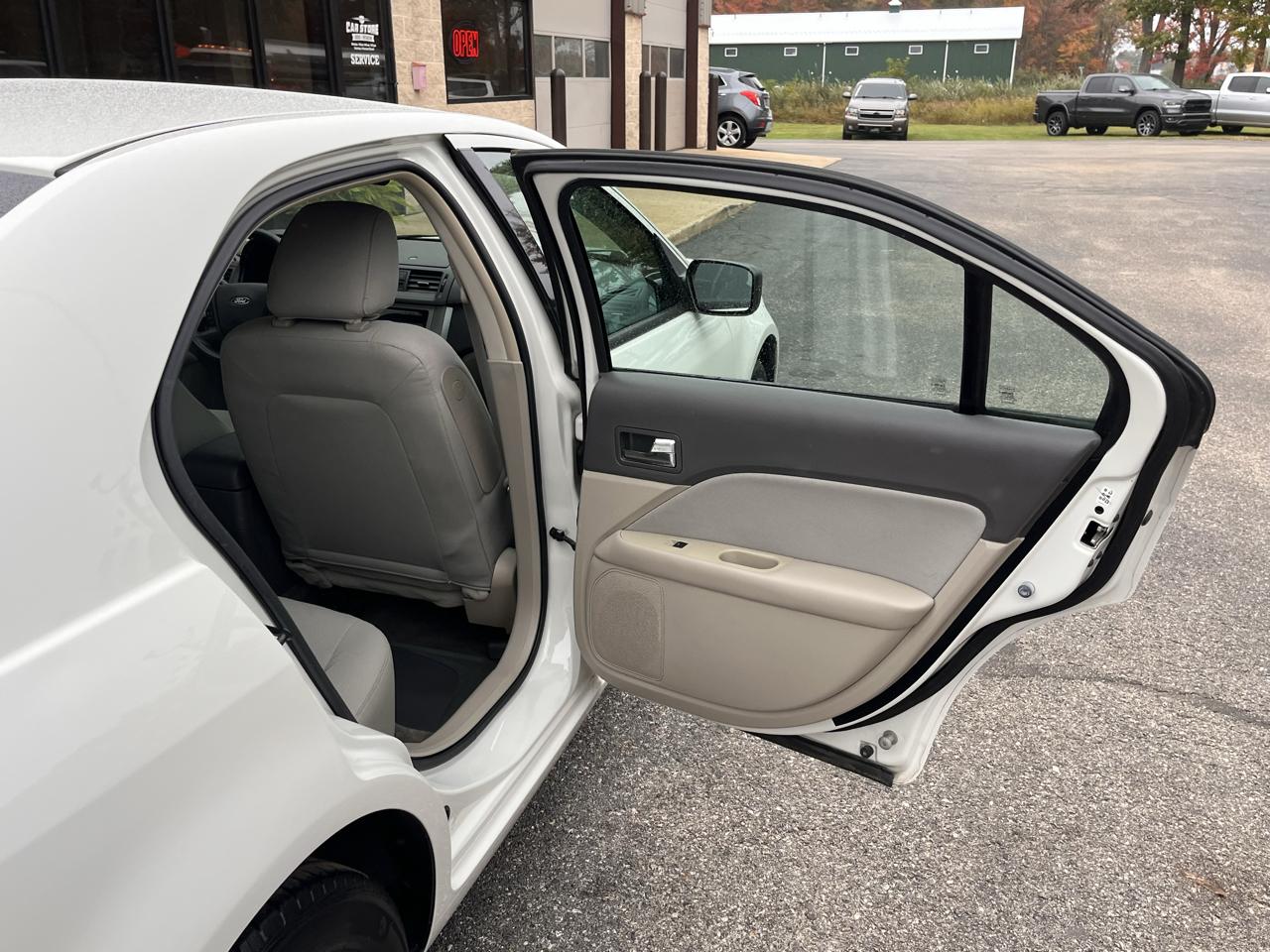 Ford Fusion 4dr Sdn S FWD 2010