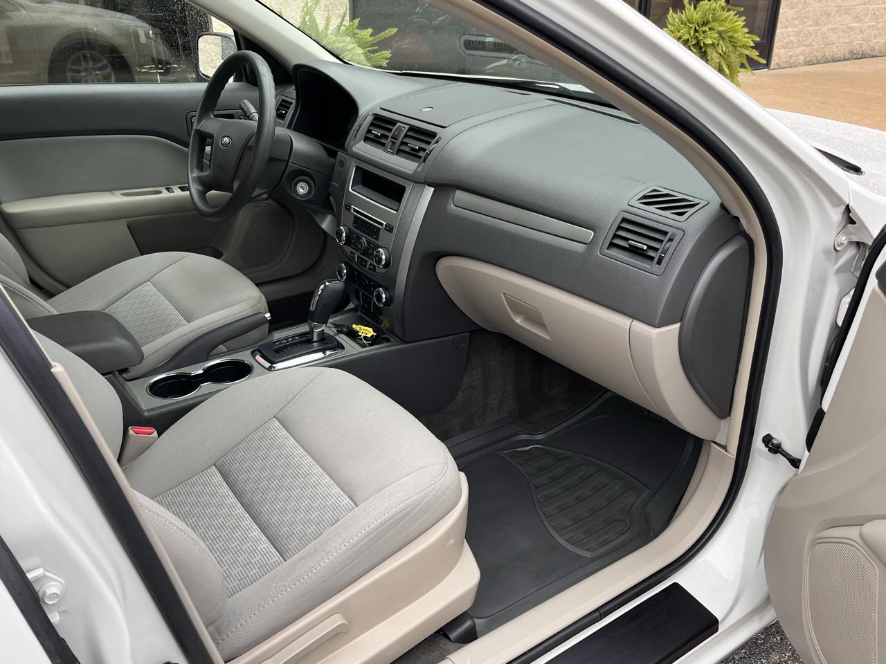 Ford Fusion 4dr Sdn S FWD 2010