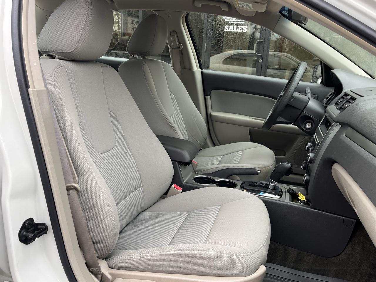 Ford Fusion 4dr Sdn S FWD 2010