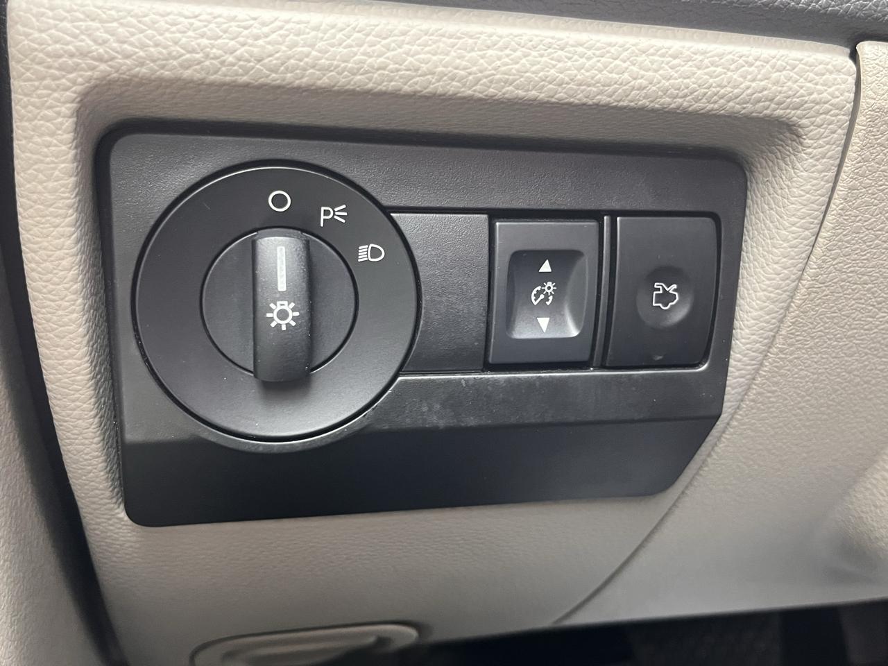 Ford Fusion 4dr Sdn S FWD 2010