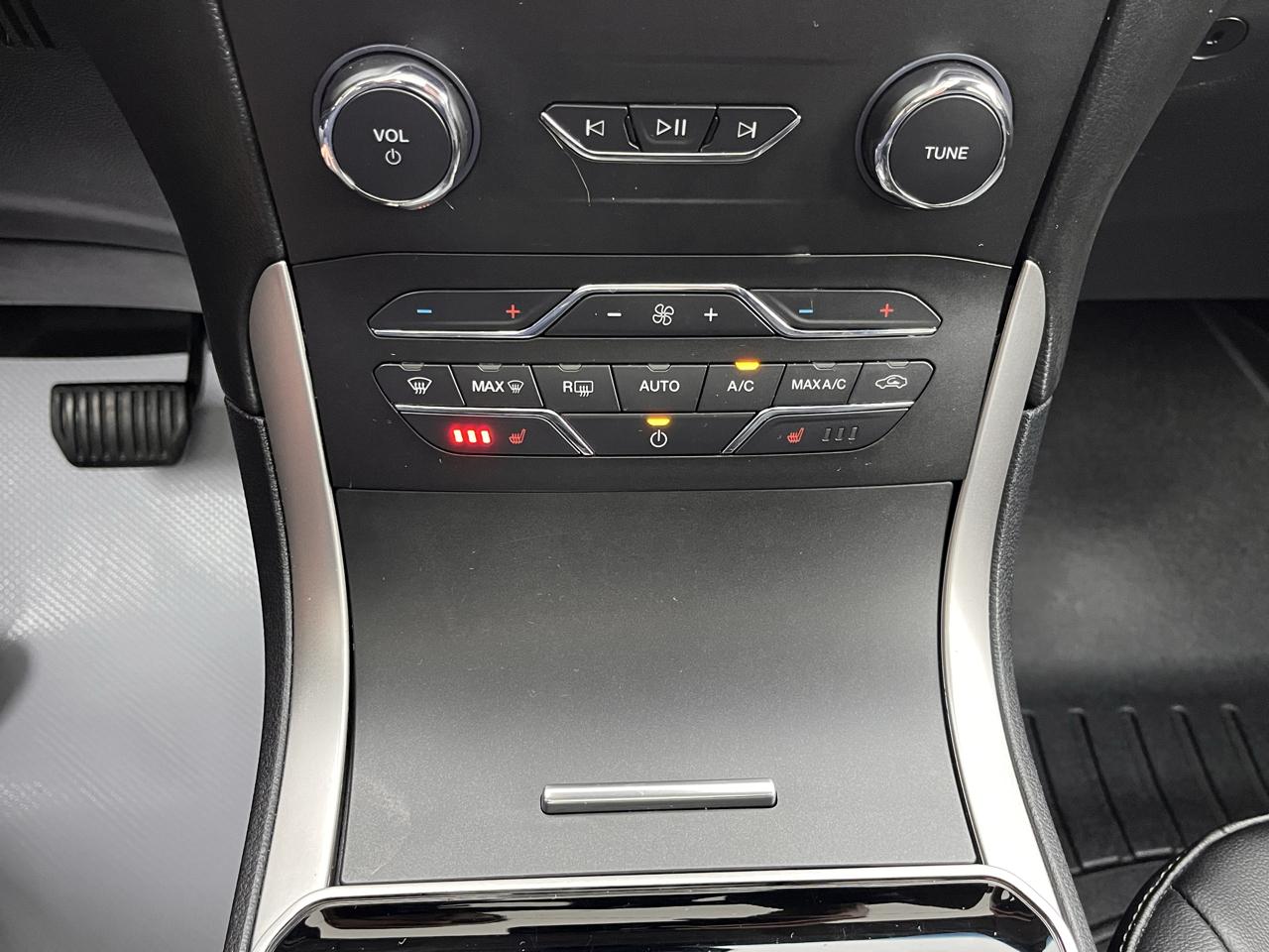 Ford Edge SEL 4D SUV AWD 2020
