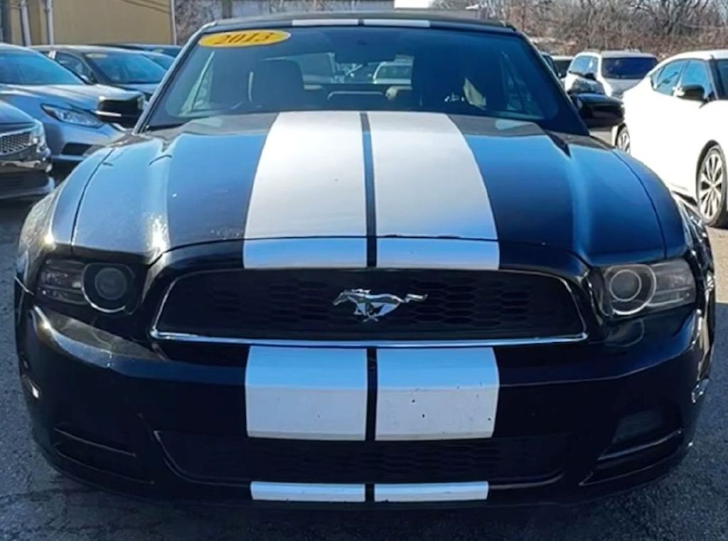 2013 Ford Mustang V6 Convertible