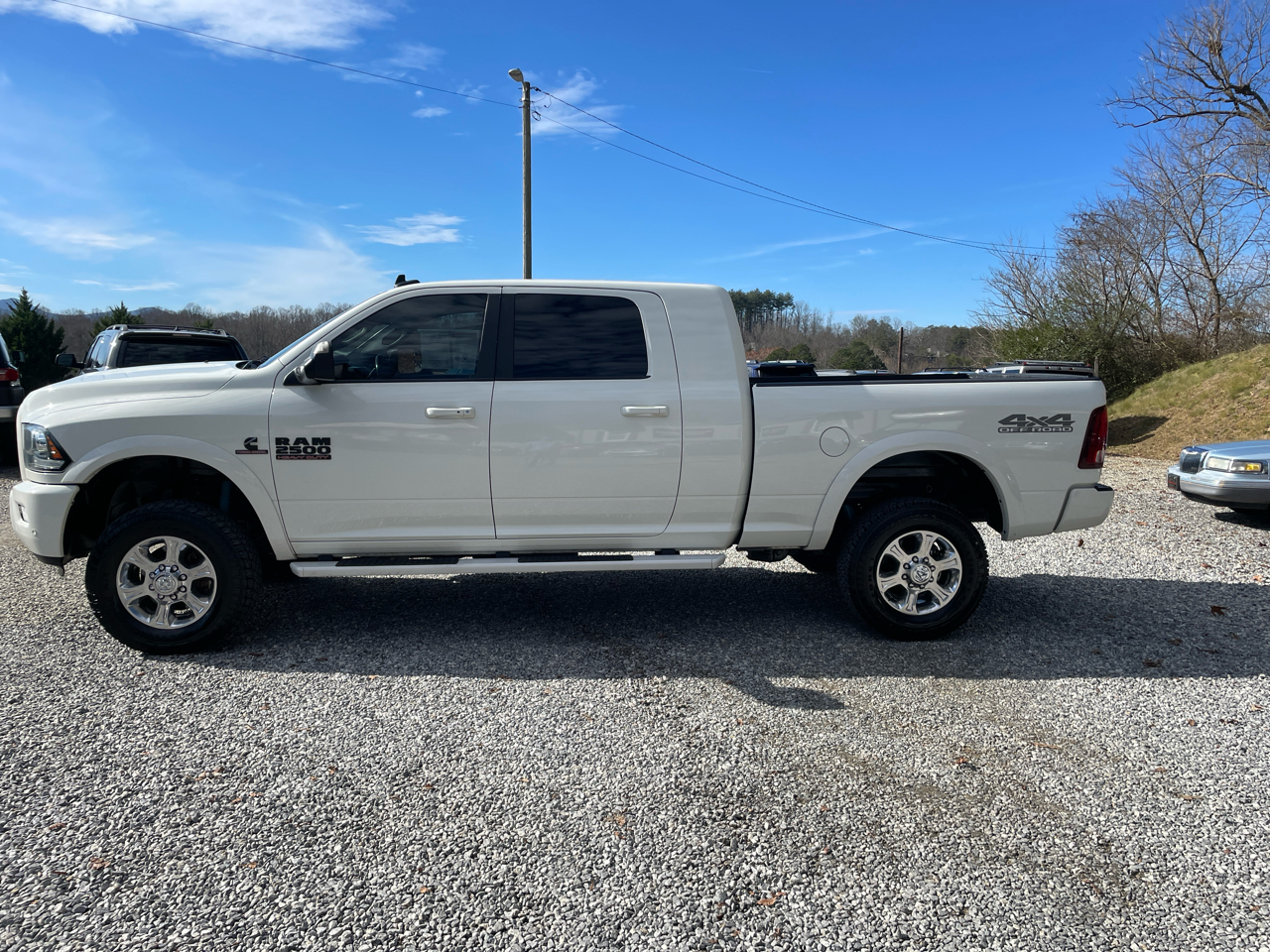 RAM 2500 Laramie 4x4 Mega Cab 6'4" Box 2018