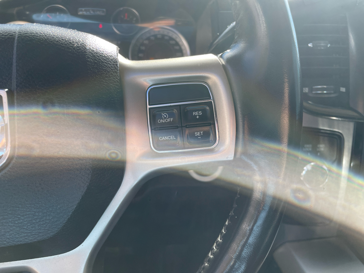 RAM 2500 Laramie 4x4 Mega Cab 6'4" Box 2018