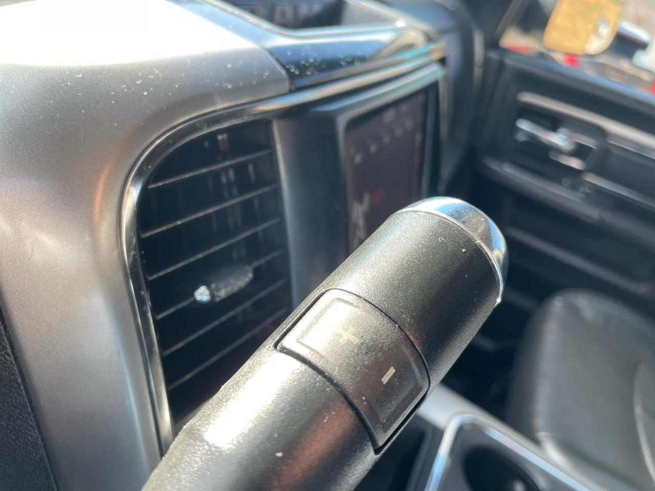 RAM 2500 Laramie 4x4 Mega Cab 6'4" Box 2018