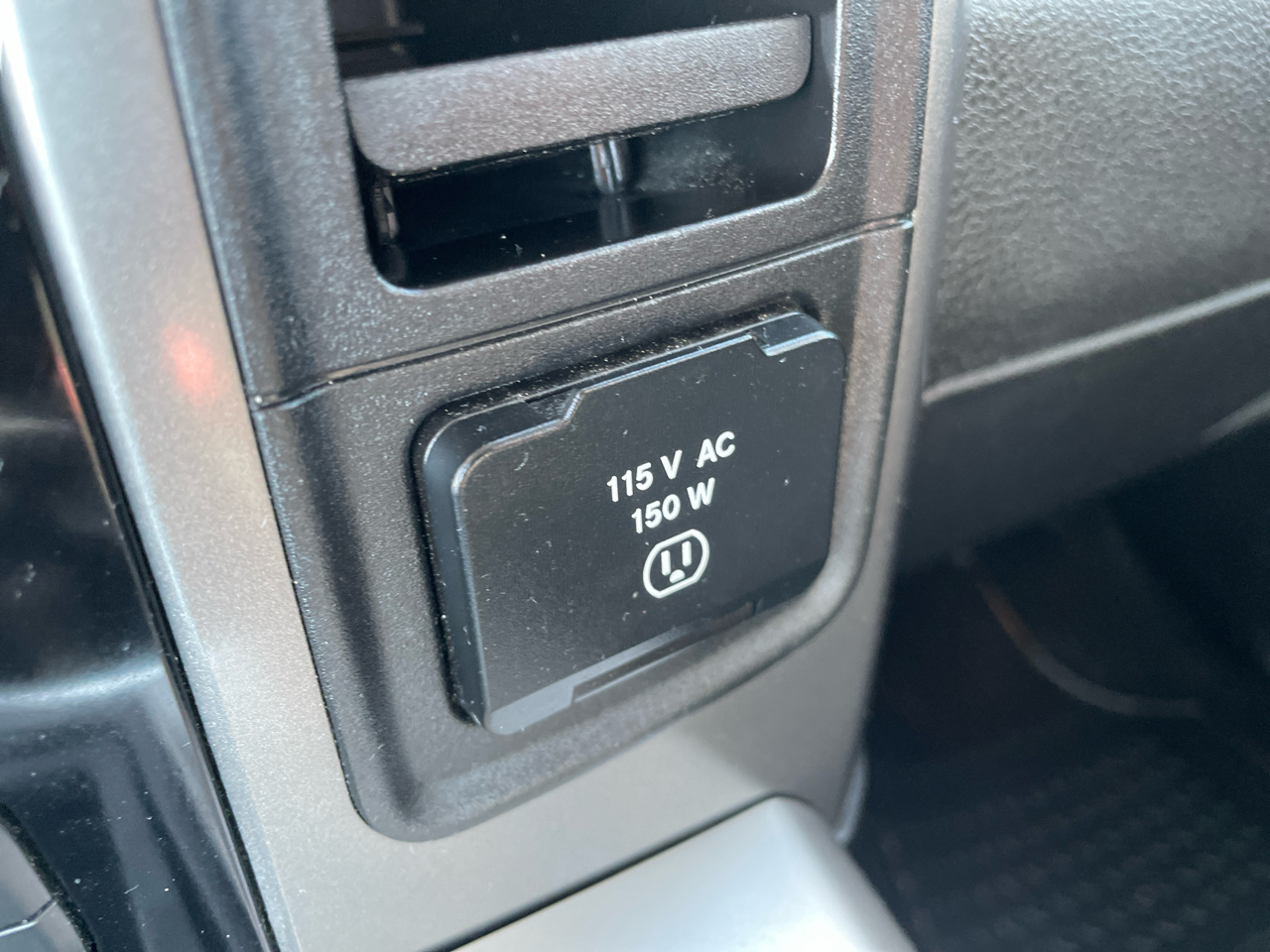 RAM 2500 Laramie 4x4 Mega Cab 6'4" Box 2018