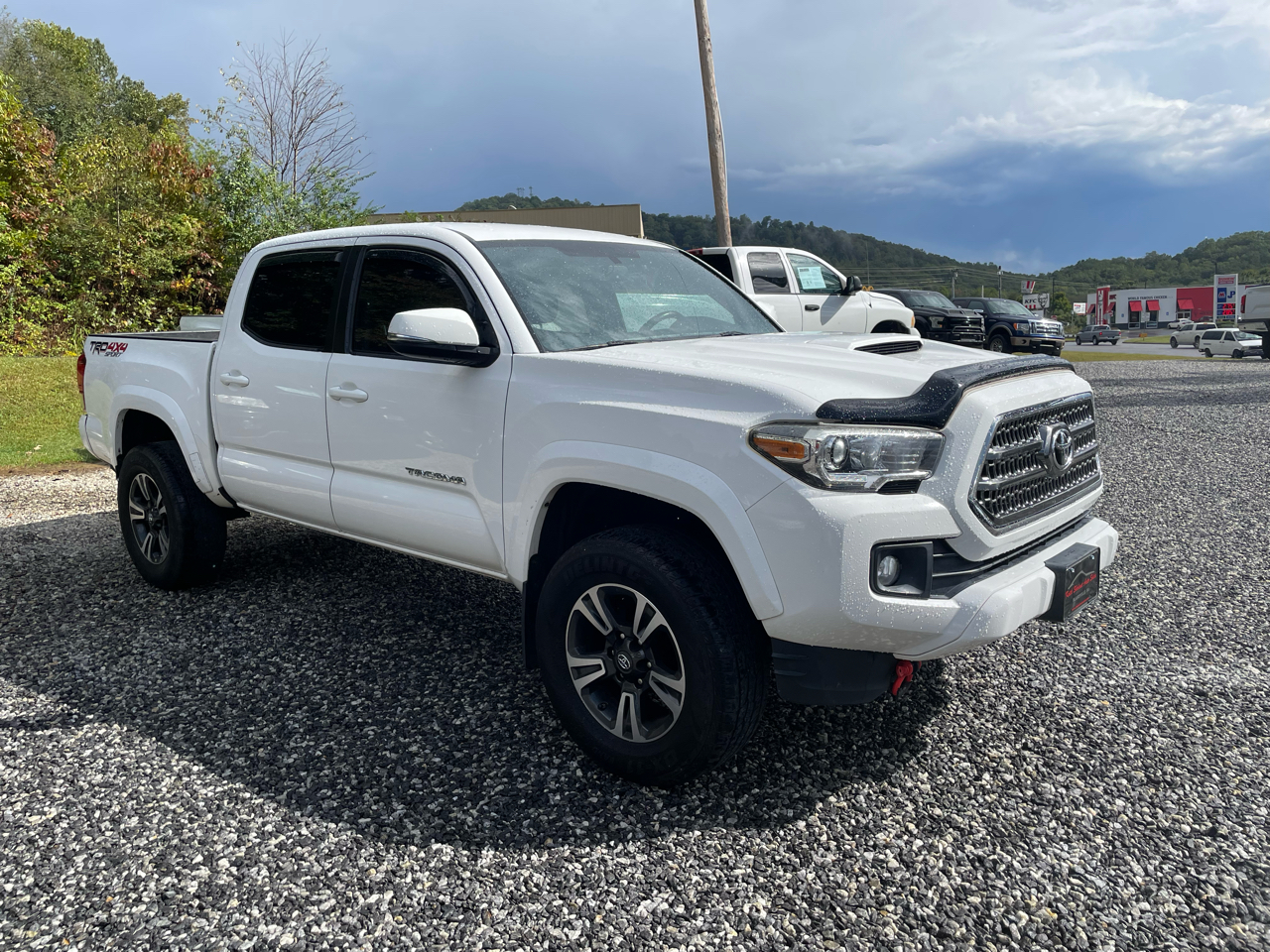 Toyota Tacoma 4WD Double Cab V6 AT TRD Sport (Natl) 2017