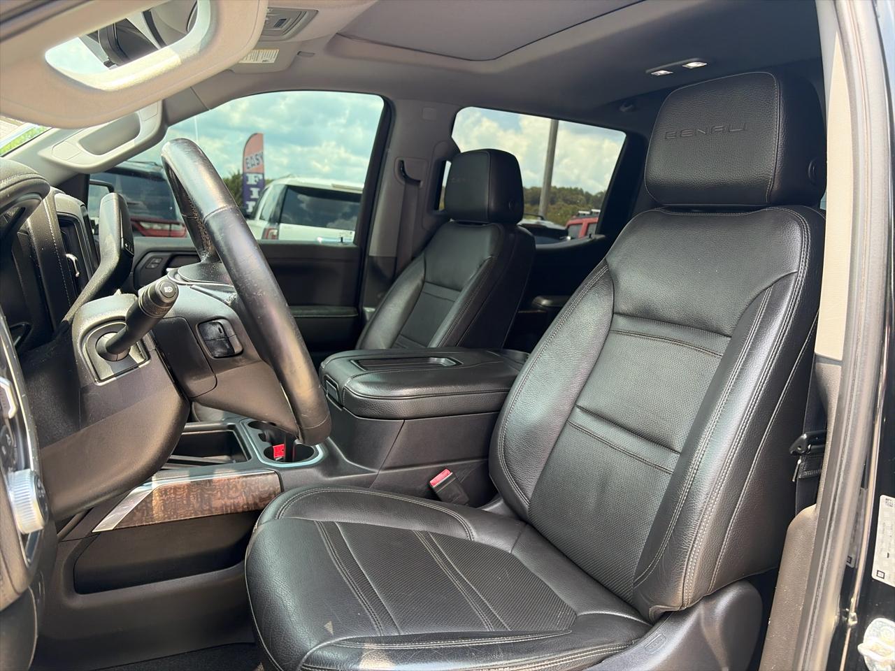 GMC Sierra 1500 4WD Crew Cab 147" Denali 2019