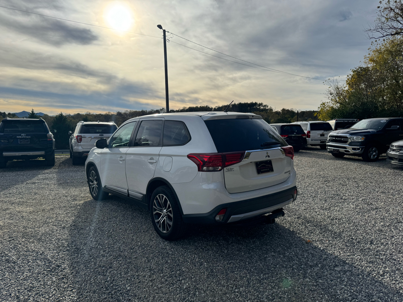 Mitsubishi Outlander AWC 4dr SEL 2016 Mitsubishi Outlander AWC 4dr SEL 2016