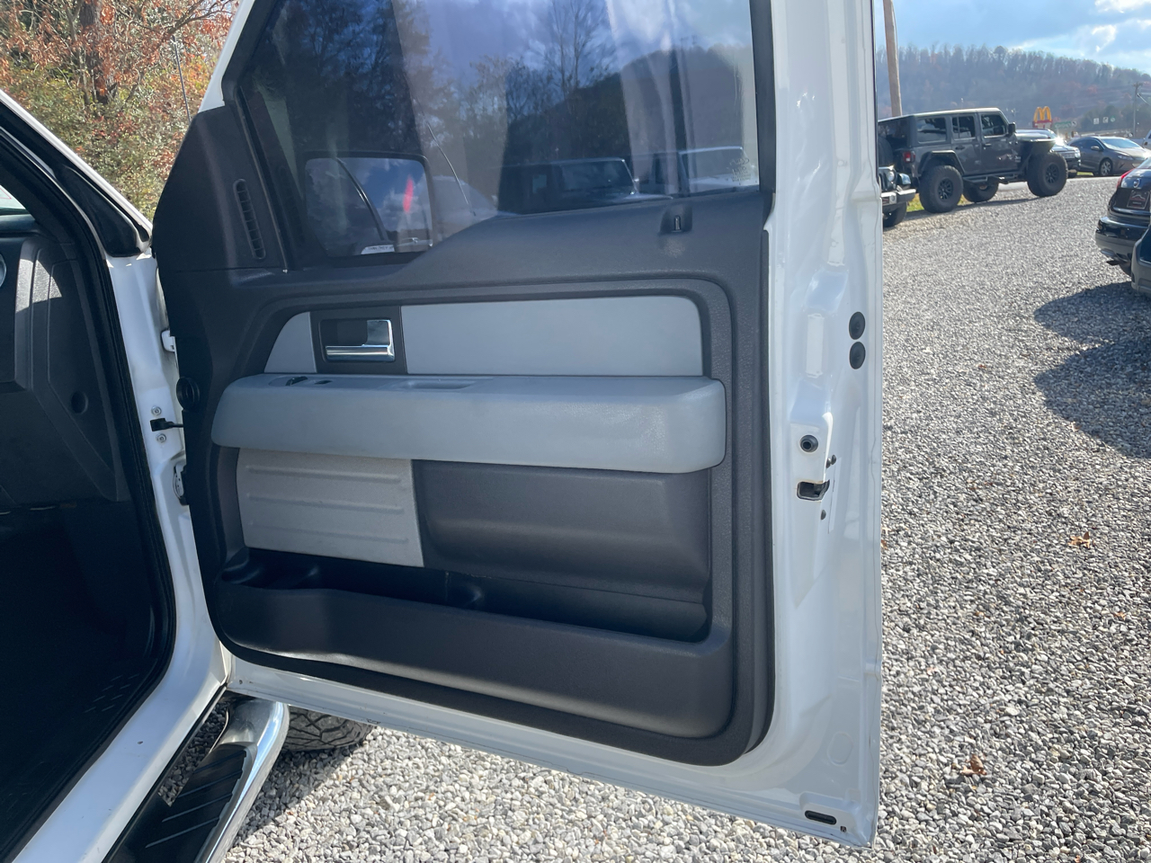 Ford F-150 4WD SuperCrew 145" XLT 2012