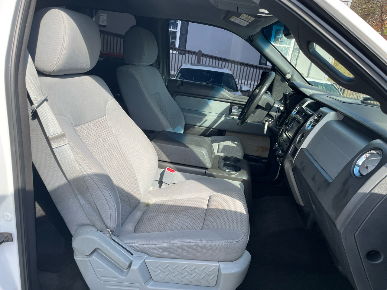 Ford F-150 4WD SuperCrew 145" XLT 2012