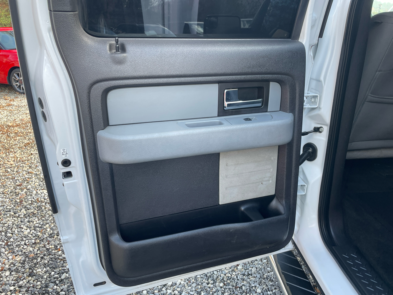 Ford F-150 4WD SuperCrew 145" XLT 2012