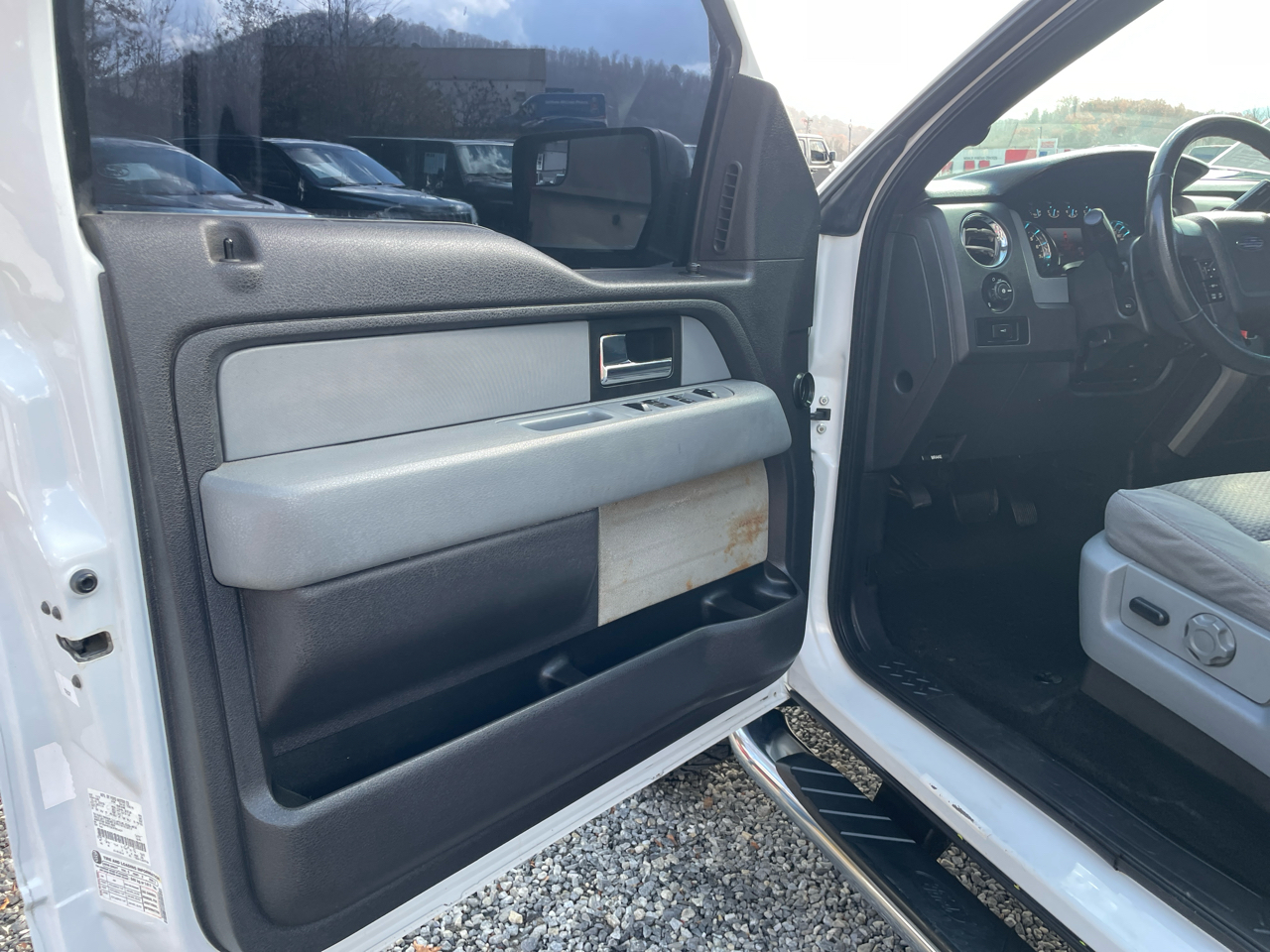 Ford F-150 4WD SuperCrew 145" XLT 2012