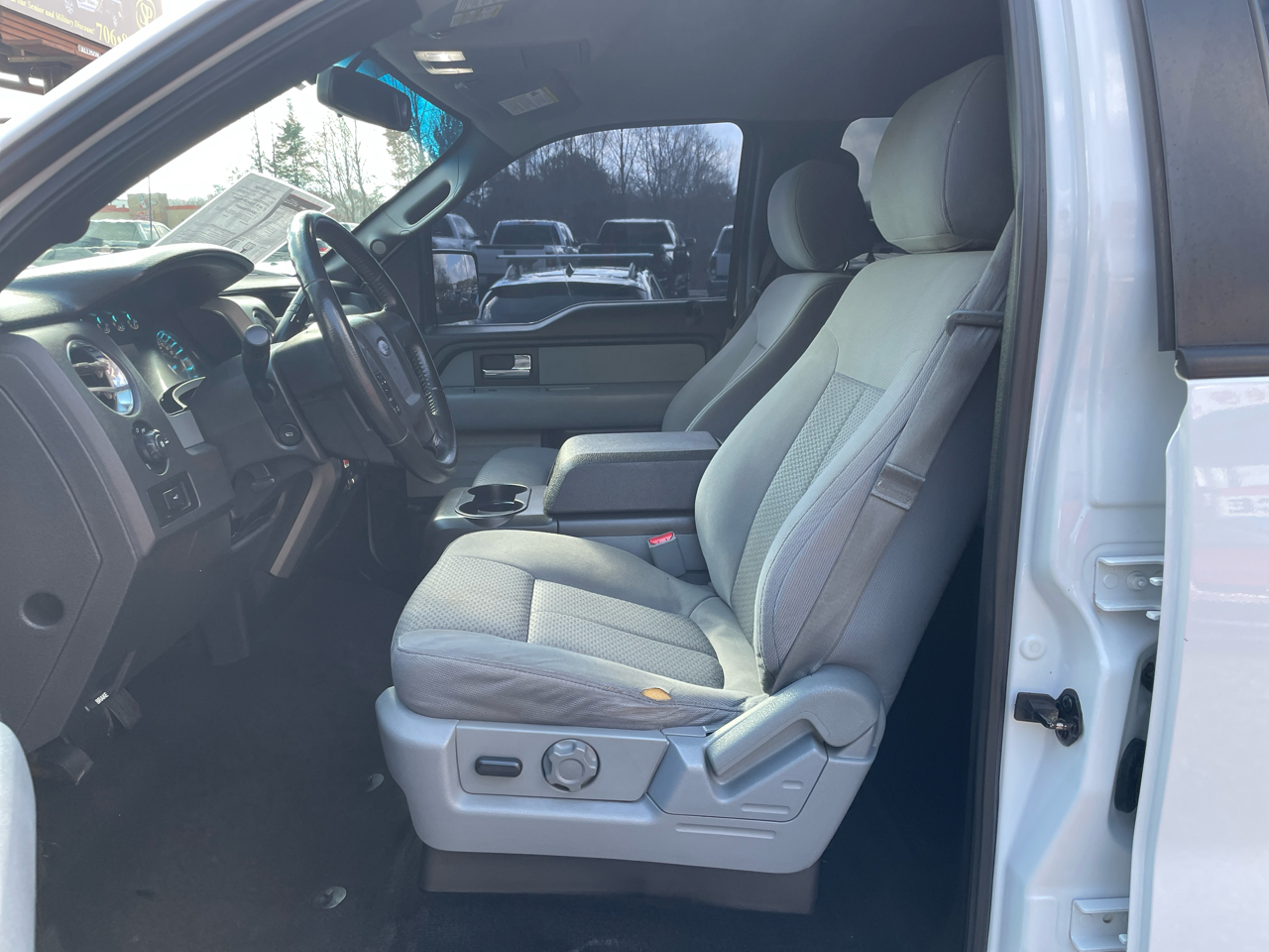 Ford F-150 4WD SuperCrew 145" XLT 2012