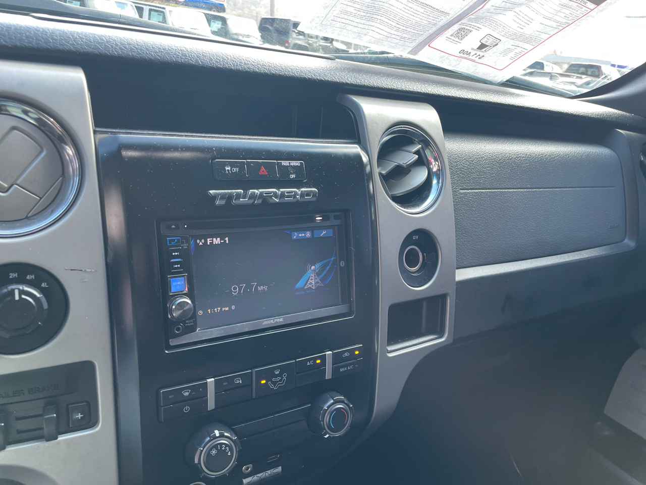 Ford F-150 4WD SuperCrew 145" XLT 2012