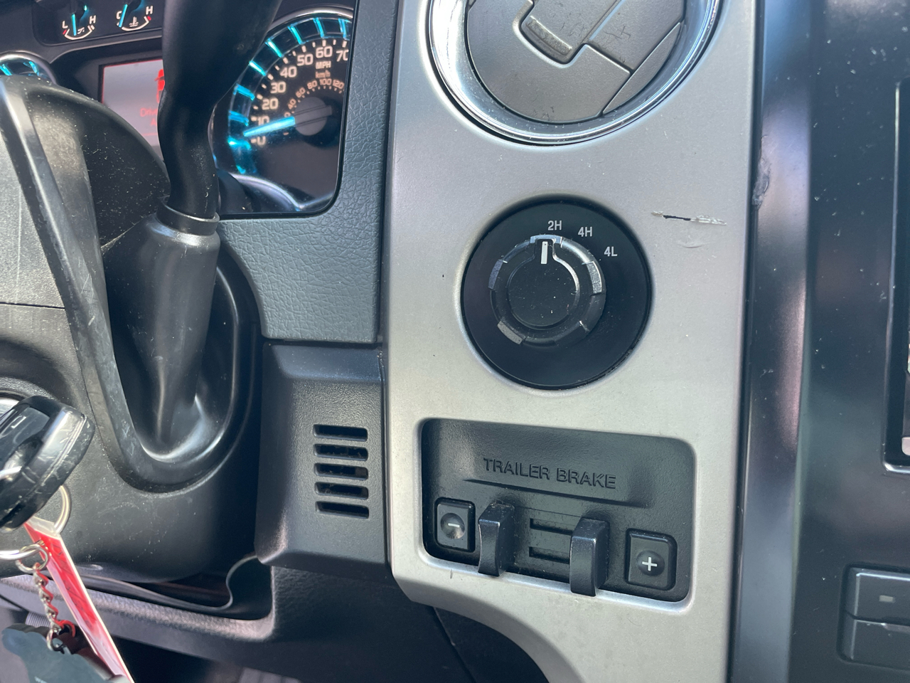 Ford F-150 4WD SuperCrew 145" XLT 2012