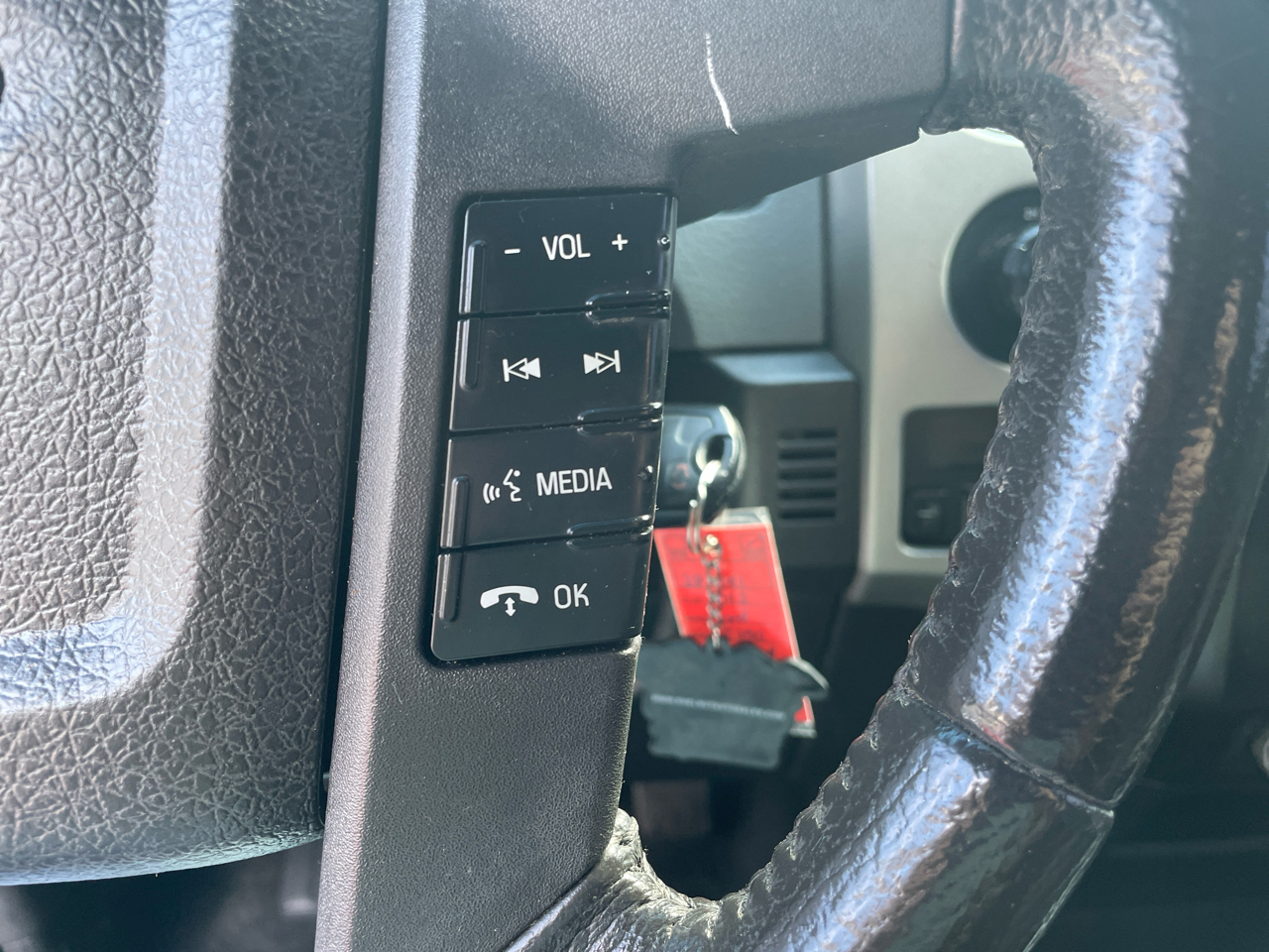 Ford F-150 4WD SuperCrew 145" XLT 2012