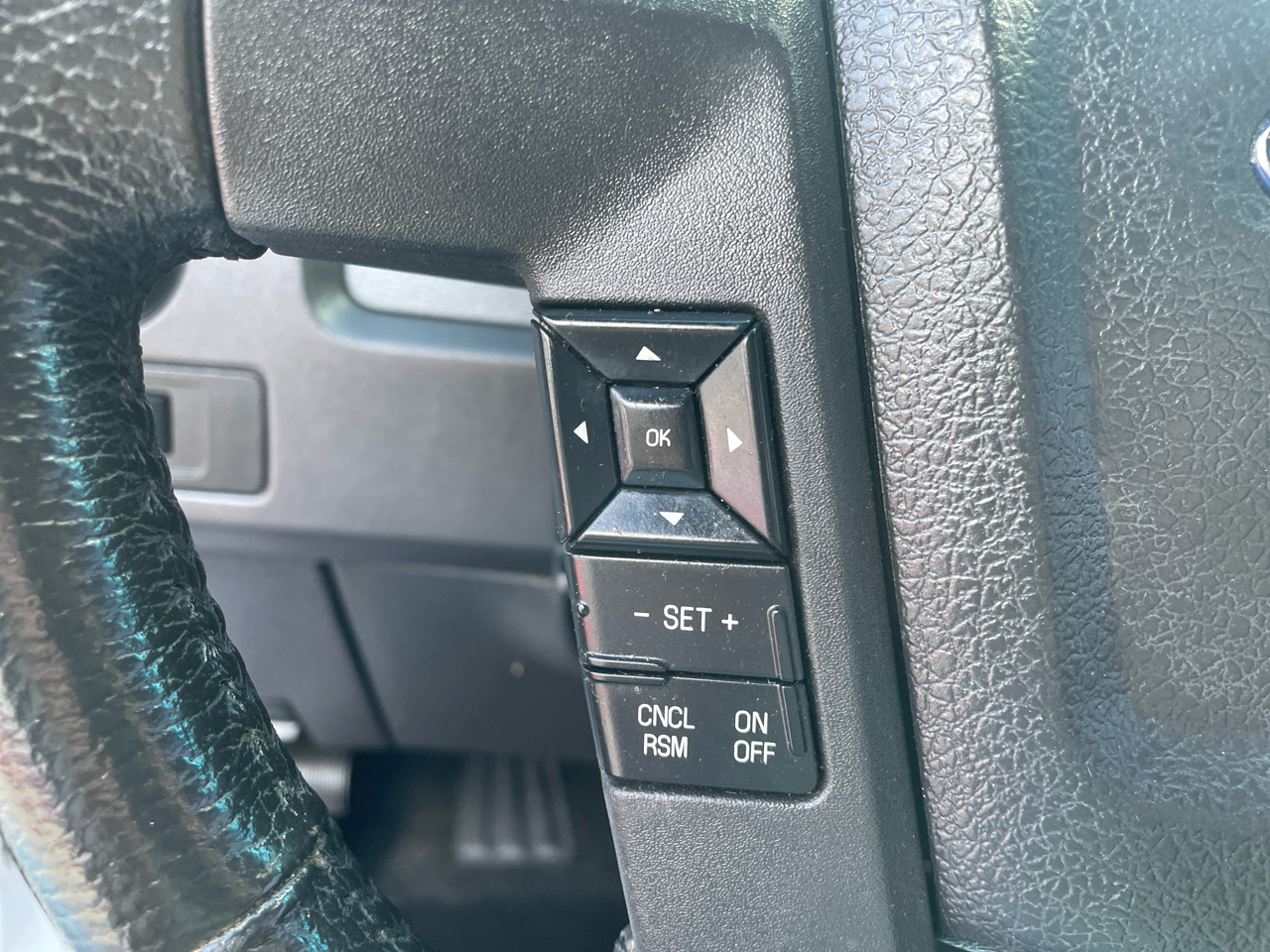 Ford F-150 4WD SuperCrew 145" XLT 2012