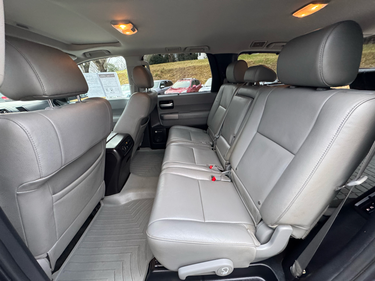 Toyota Sequoia 4WD 5.7L FFV Limited (Natl) 2016