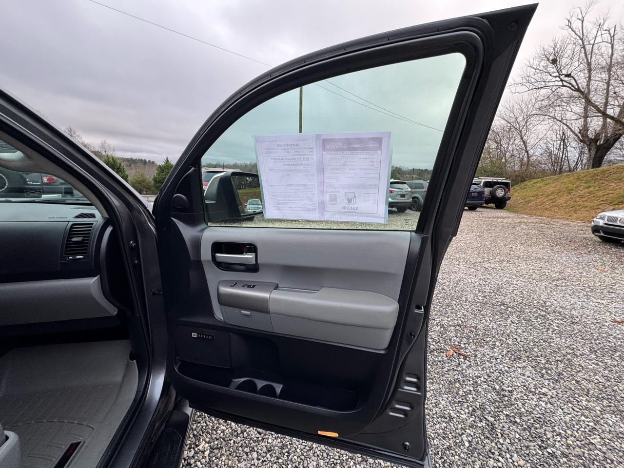 Toyota Sequoia 4WD 5.7L FFV Limited (Natl) 2016