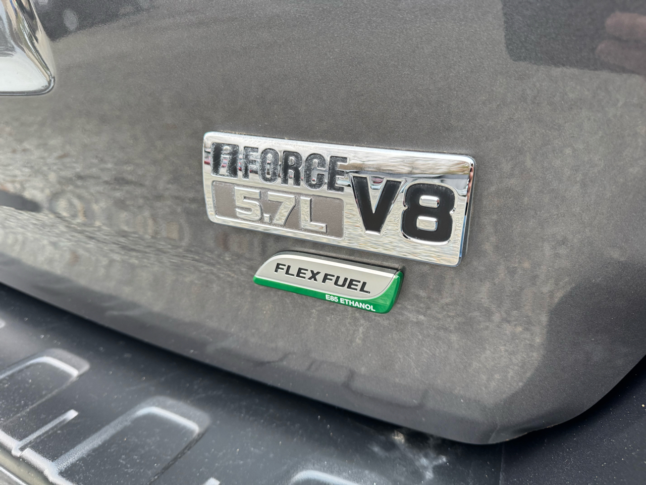 Toyota Sequoia 4WD 5.7L FFV Limited (Natl) 2016