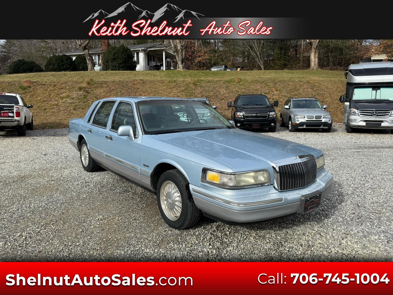 1997 Lincoln Town Car 4dr Sdn Signature