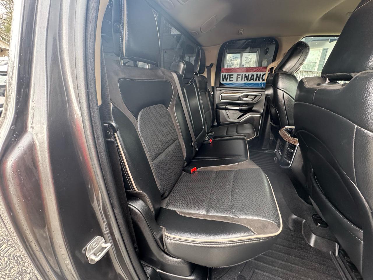 RAM 1500 Laramie 4x4 Quad Cab 6'4" Box 2020