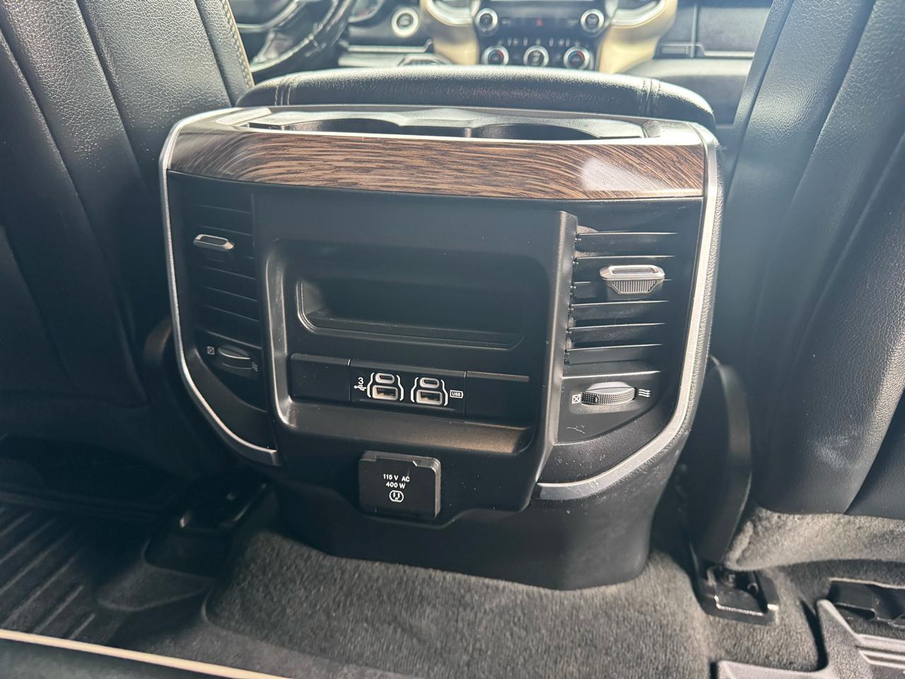 RAM 1500 Laramie 4x4 Quad Cab 6'4" Box 2020