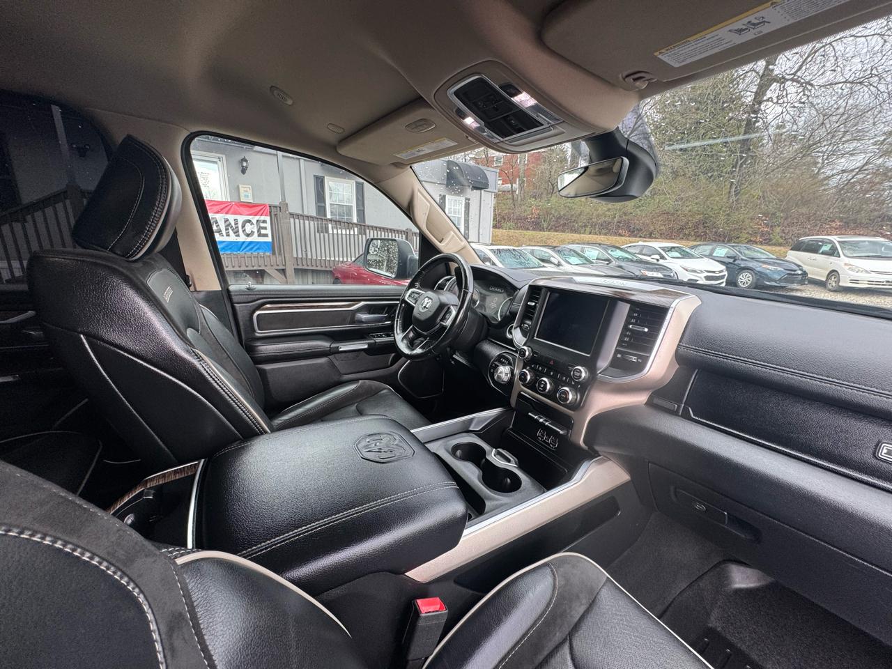 RAM 1500 Laramie 4x4 Quad Cab 6'4" Box 2020