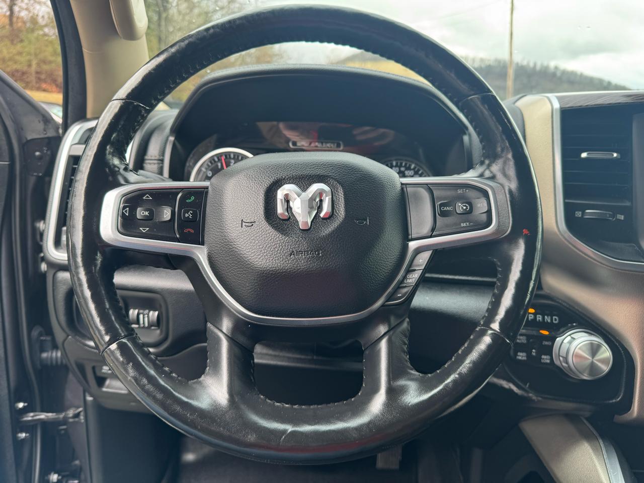 RAM 1500 Laramie 4x4 Quad Cab 6'4" Box 2020