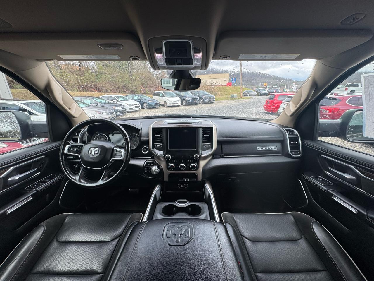 RAM 1500 Laramie 4x4 Quad Cab 6'4" Box 2020