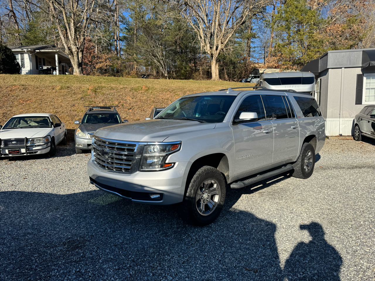 Chevrolet Suburban 4WD 4dr 1500 LT 2019