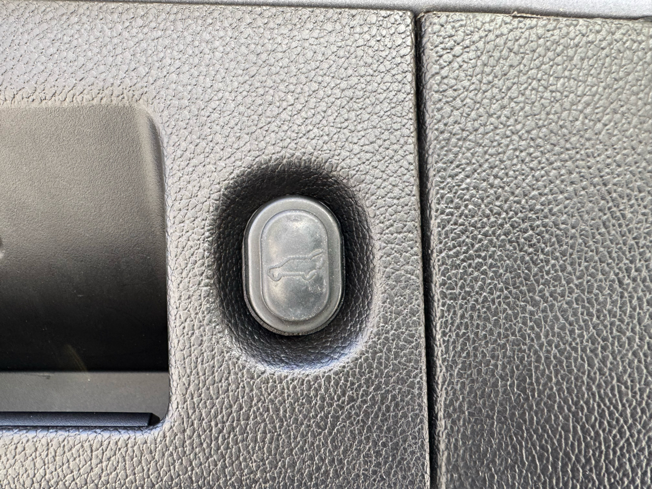 Chevrolet Suburban 4WD 4dr 1500 LT 2019