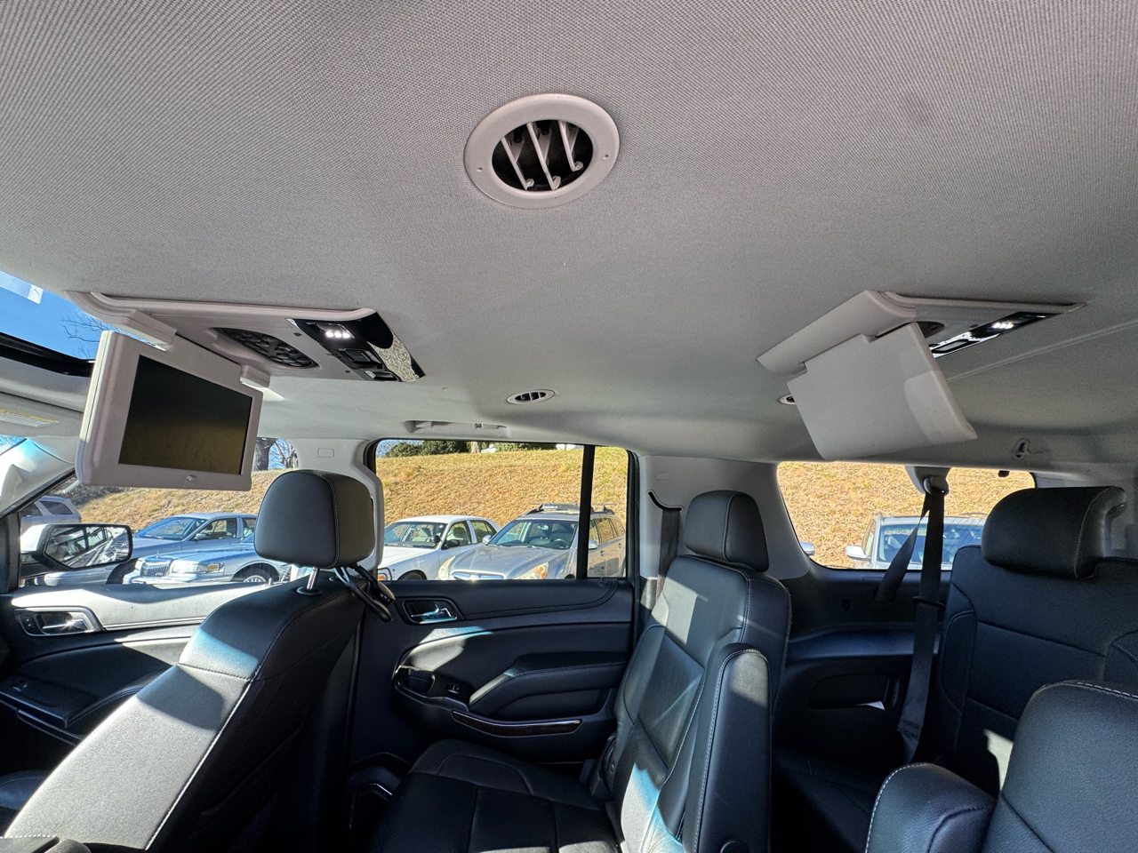 Chevrolet Suburban 4WD 4dr 1500 LT 2019