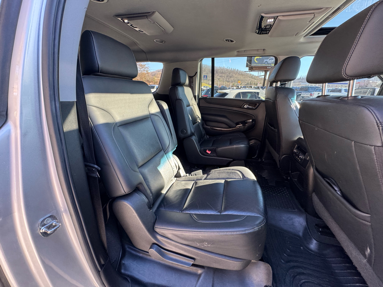 Chevrolet Suburban 4WD 4dr 1500 LT 2019
