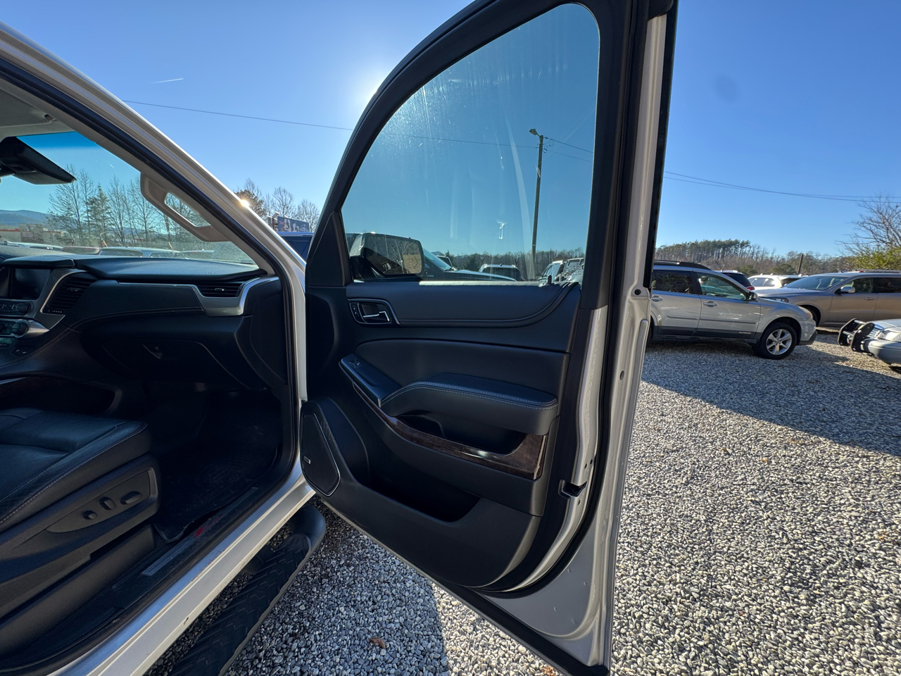 Chevrolet Suburban 4WD 4dr 1500 LT 2019