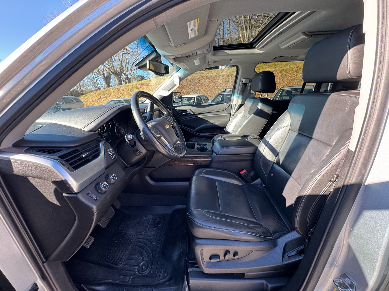 Chevrolet Suburban 4WD 4dr 1500 LT 2019