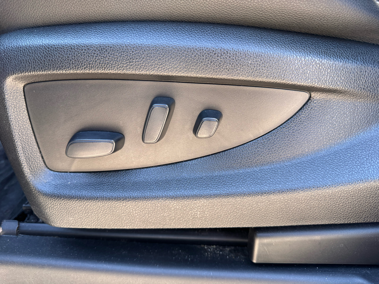 Chevrolet Suburban 4WD 4dr 1500 LT 2019