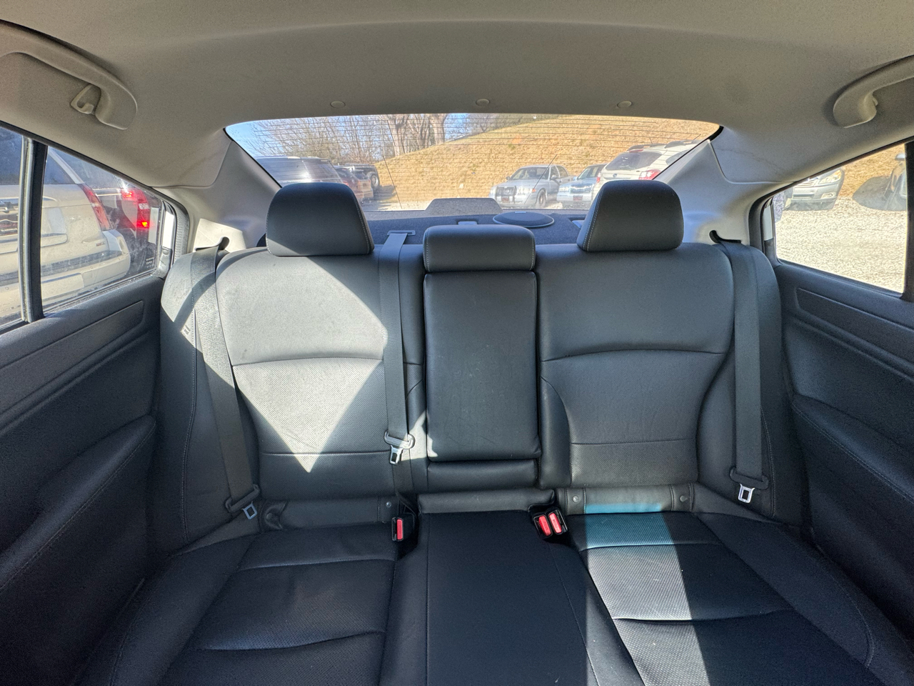 Subaru Legacy 4dr Sdn 3.6R Limited 2016