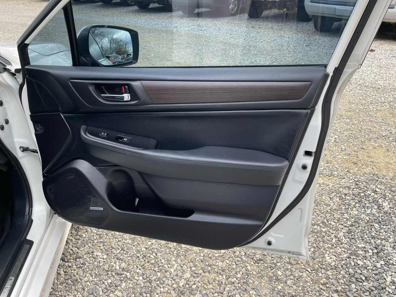 Subaru Legacy 4dr Sdn 3.6R Limited 2016