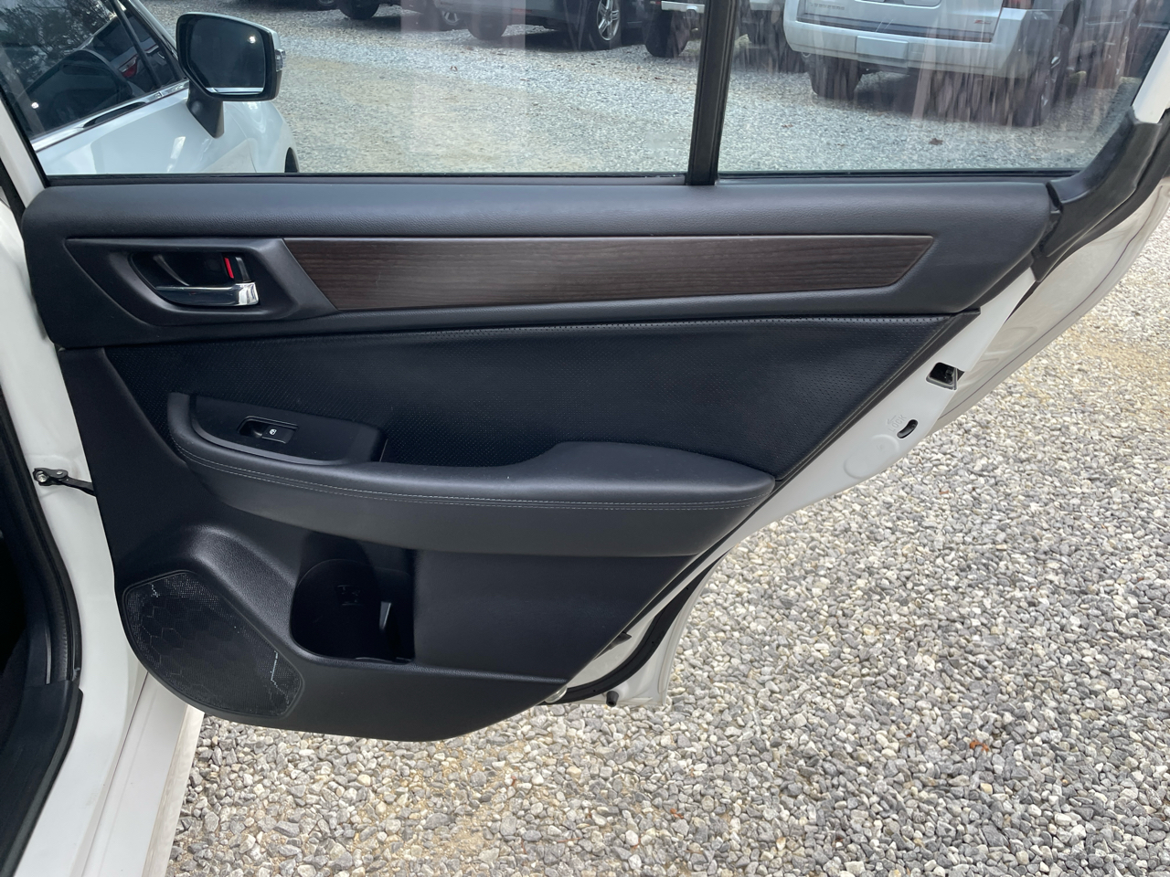 Subaru Legacy 4dr Sdn 3.6R Limited 2016