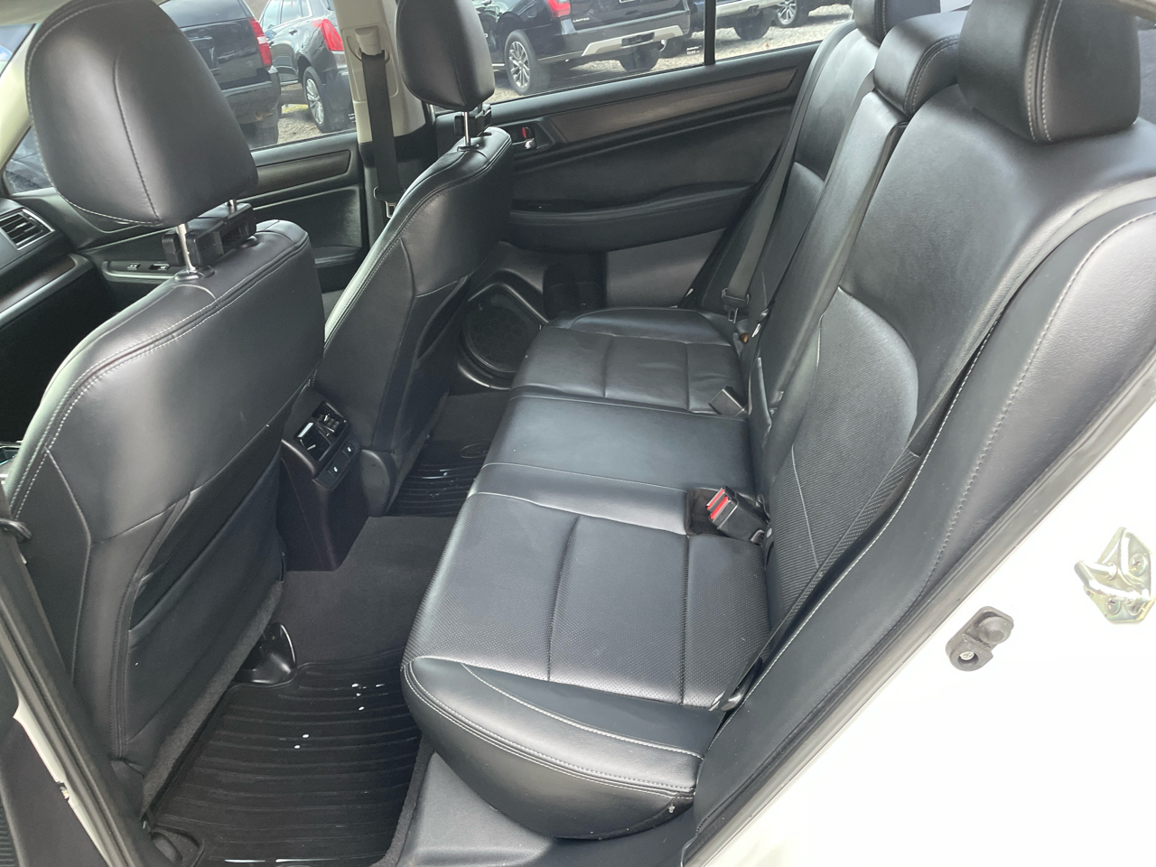 Subaru Legacy 4dr Sdn 3.6R Limited 2016