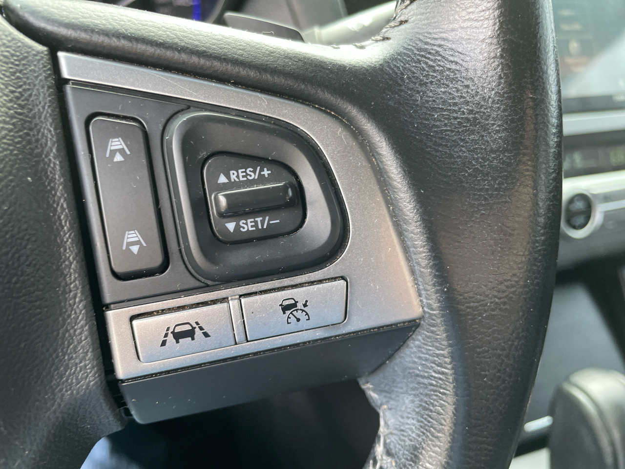 Subaru Legacy 4dr Sdn 3.6R Limited 2016