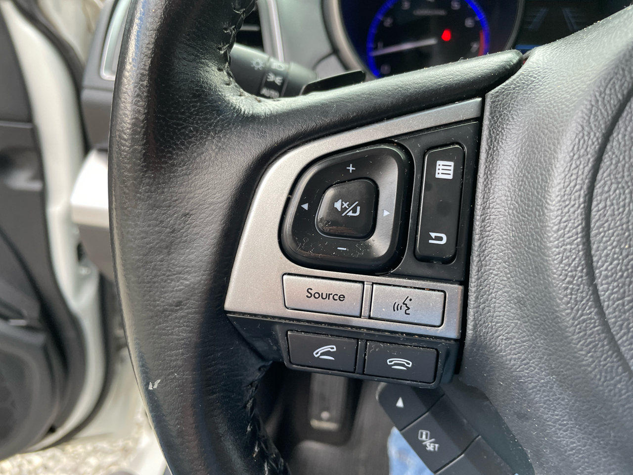 Subaru Legacy 4dr Sdn 3.6R Limited 2016