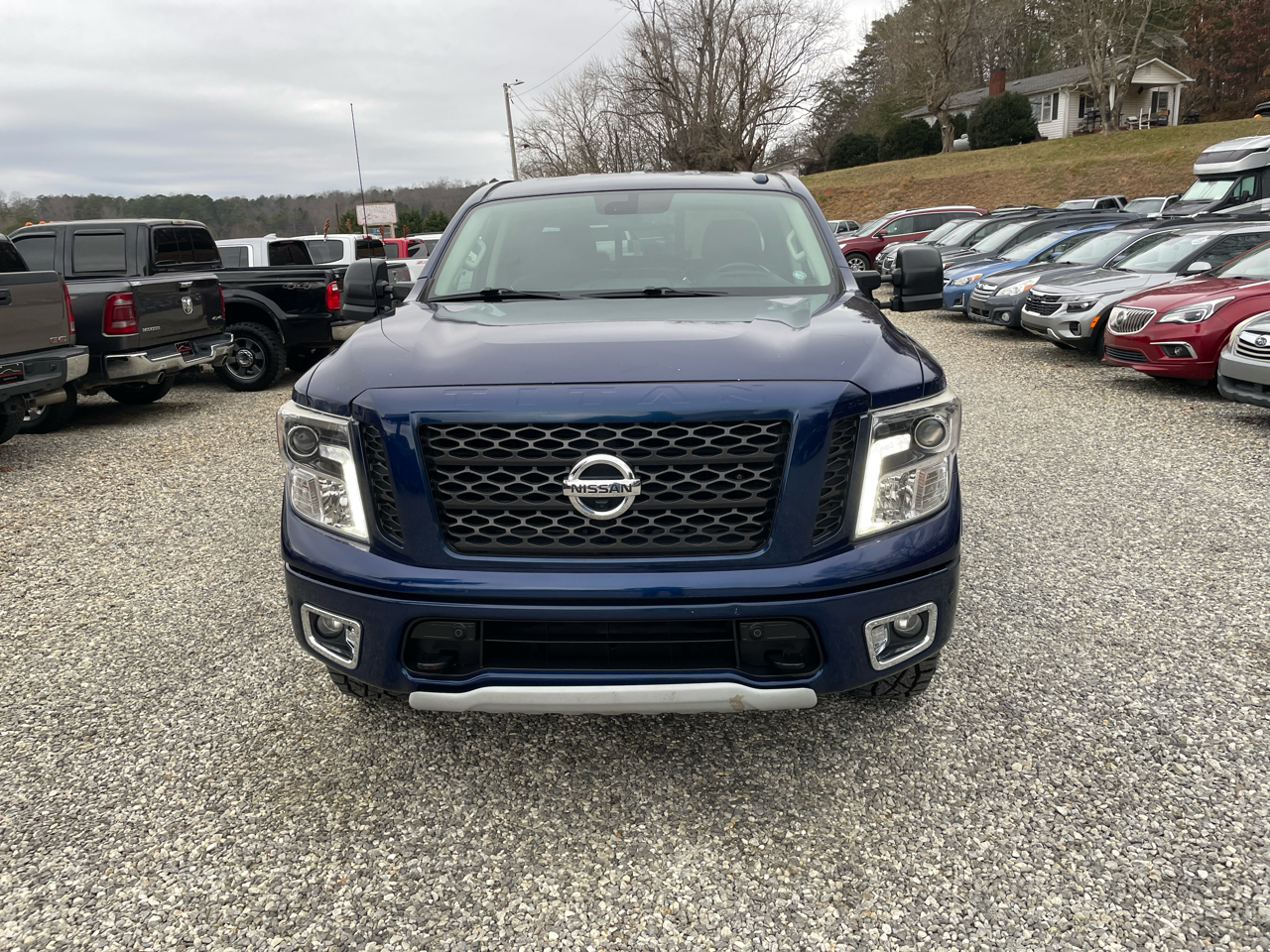 Nissan Titan 4x4 Crew Cab PRO-4X 2019