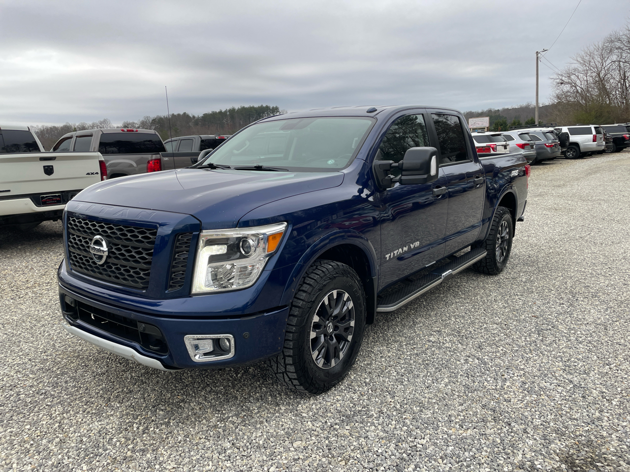 Nissan Titan 4x4 Crew Cab PRO-4X 2019