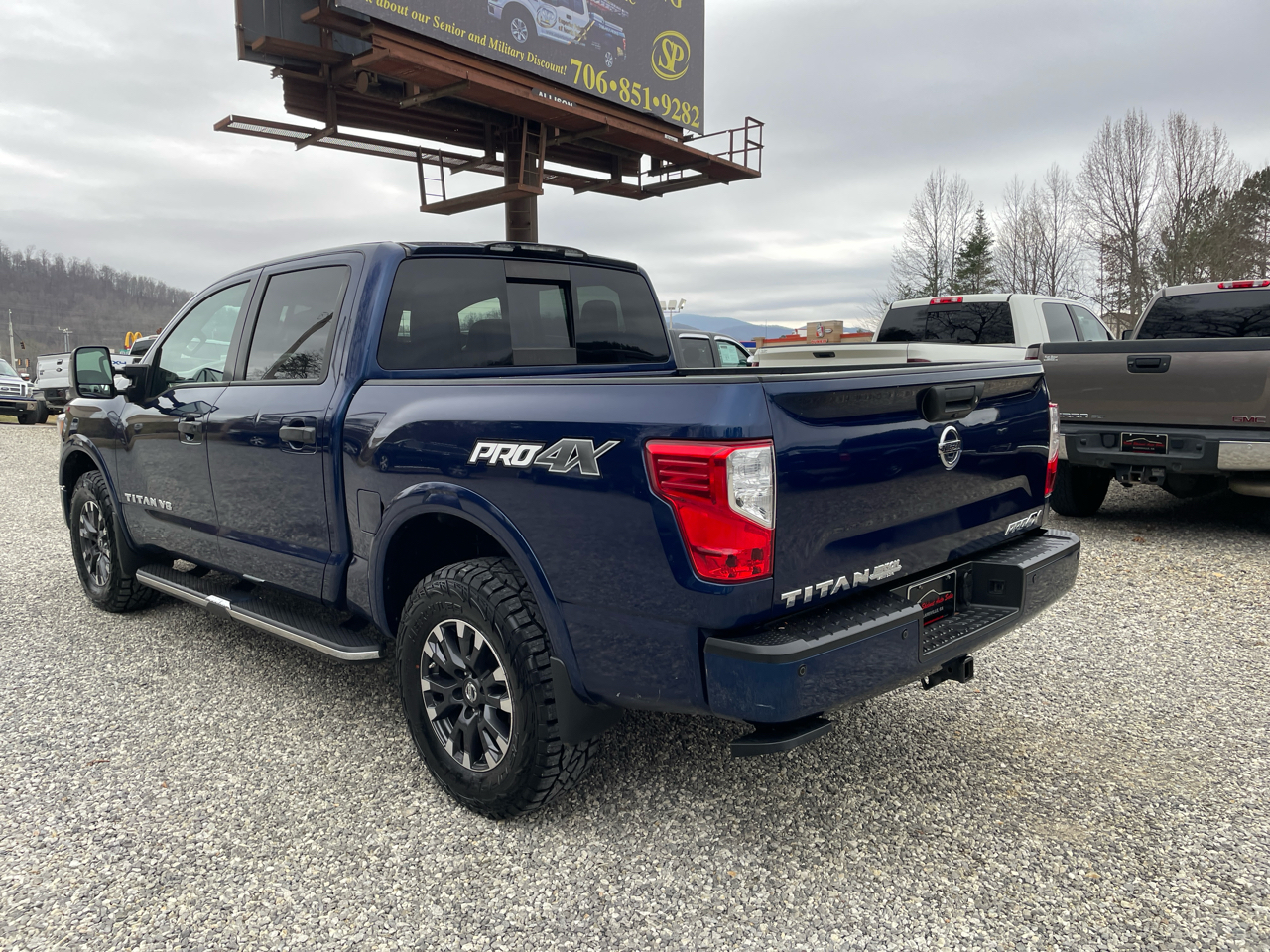 Nissan Titan 4x4 Crew Cab PRO-4X 2019